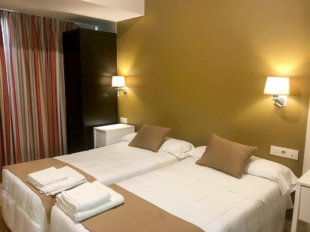 Hotel Moya Navalmoral De La Mata Zewnętrze zdjęcie
