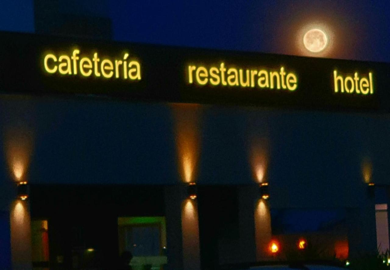 Hotel Moya Navalmoral De La Mata Zewnętrze zdjęcie